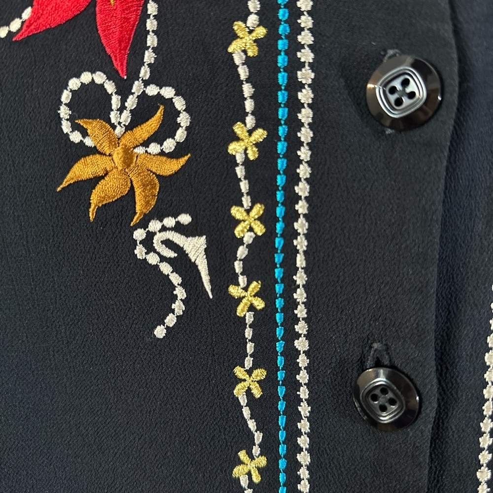 Embroidery button down - Picture 4 of 4